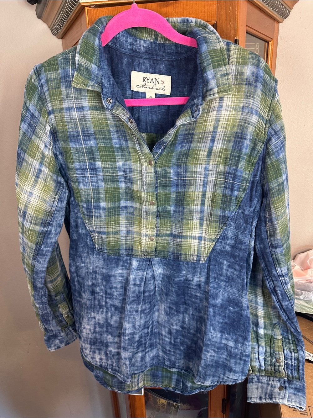 Ryan Michael Women’s Blue & Green Plaid Button-Down Shirt